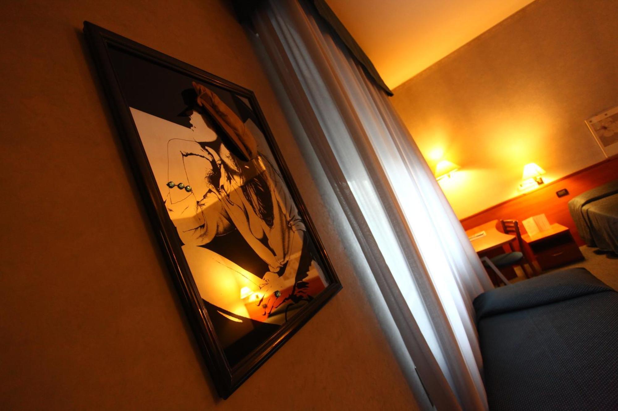 Hotel Lincoln Cinisello Balsamo Room photo